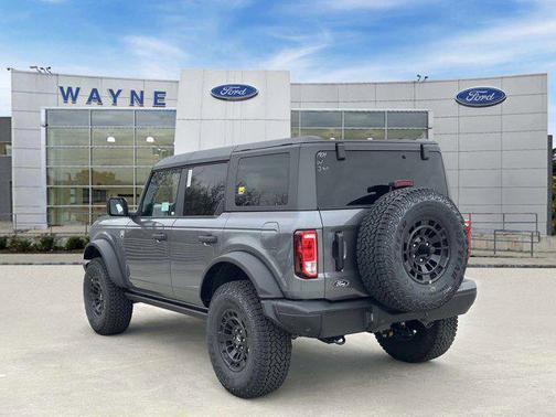Carbonized Gray Metallic 2026 Ford Bronco Big Bend