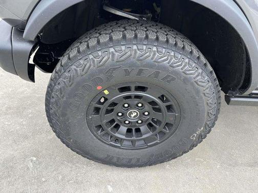 Carbonized Gray Metallic 2026 Ford Bronco Big Bend