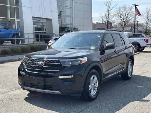Agate Black Metallic 2022 Ford Explorer XLT