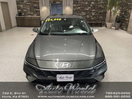 2025 Hyundai ELANTRA SE