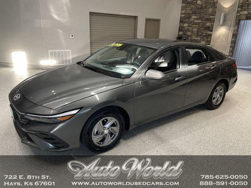 2025 Hyundai ELANTRA SE