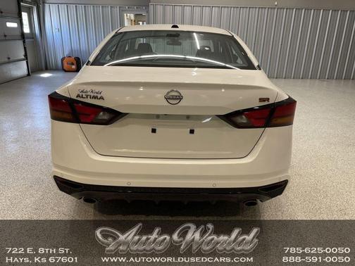 Glacier White 2026 Nissan Altima SR FWD