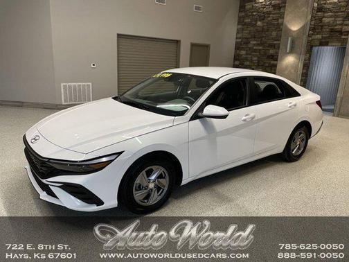 2025 Hyundai ELANTRA SE