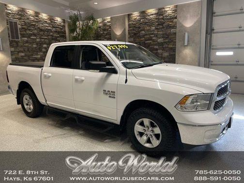 Bright White Clearcoat 2019 RAM 1500 SLT Truck