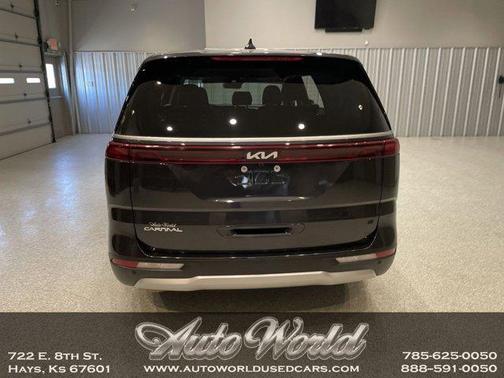 2024 Kia Carnival LX