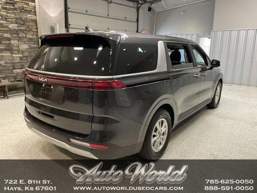 2024 Kia Carnival LX