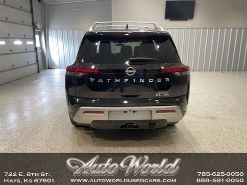 2023 Nissan Pathfinder SL 4WD