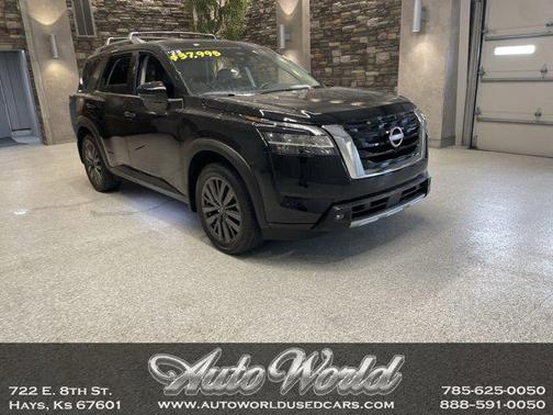2023 Nissan Pathfinder SL 4WD