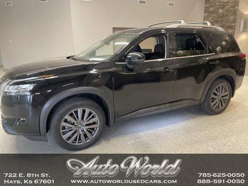 2023 Nissan Pathfinder SL 4WD