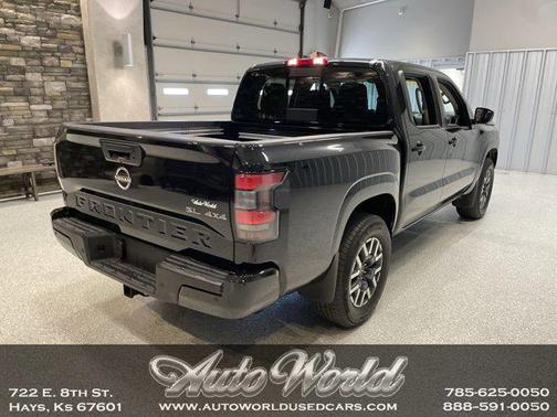 2024 Nissan Frontier SL