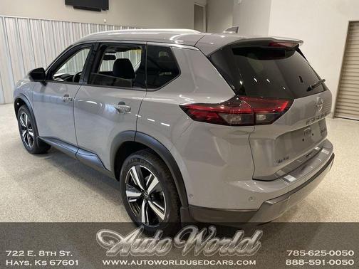 Boulder Gray Pearl 2025 Nissan Rogue SL