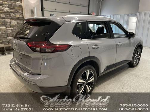 Boulder Gray Pearl 2025 Nissan Rogue SL