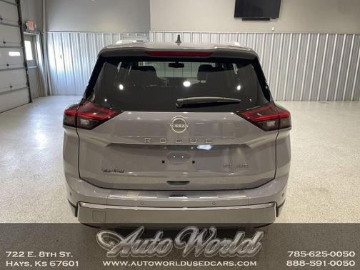 Boulder Gray Pearl 2025 Nissan Rogue SL