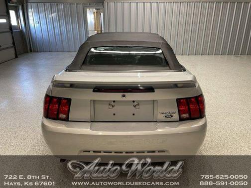 2004 Ford Mustang Deluxe