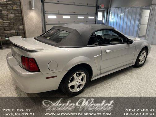2004 Ford Mustang Deluxe