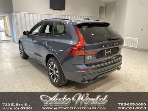 2024 Volvo XC60 B5 Core Dark Theme