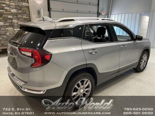 2024 GMC Terrain SLT
