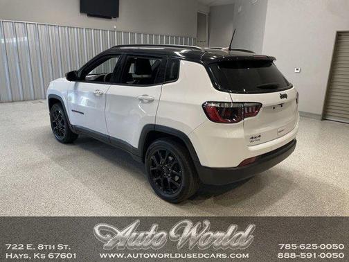 Bright White Clearcoat 2024 Jeep Compass Latitude