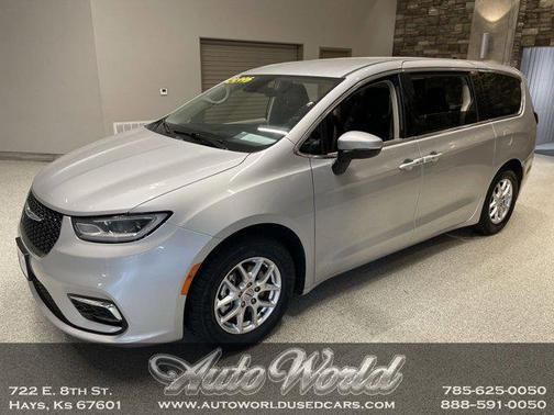 2023 Chrysler Pacifica Touring L