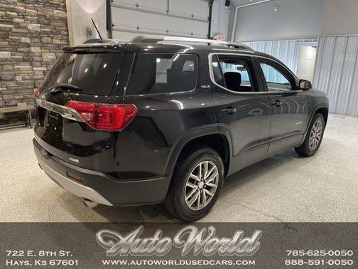 2017 GMC Acadia SLE-2