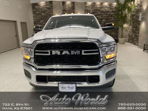 2022 RAM 2500 Tradesman Crew Cab 4x4 6'4' Box