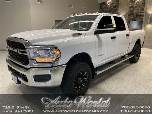 2022 RAM 2500 Tradesman Crew Cab 4x4 6'4' Box