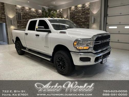 2022 RAM 2500 Tradesman Crew Cab 4x4 6'4' Box