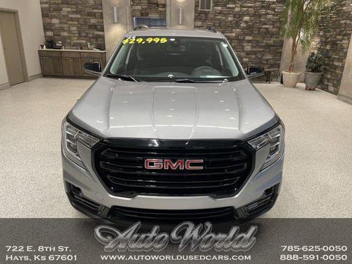 2024 GMC Terrain SLT