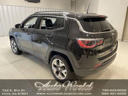 Diamond Black Crystal Pearlcoat 2018 Jeep Compass Limited