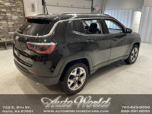 Diamond Black Crystal Pearlcoat 2018 Jeep Compass Limited