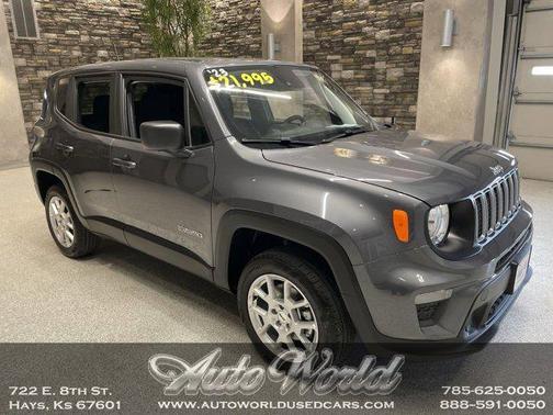 Graphite Gray 2023 Jeep Renegade Latitude