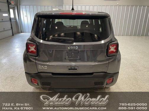 Graphite Gray 2023 Jeep Renegade Latitude