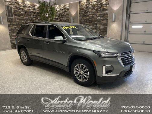 Silver Sage Metallic 2023 Chevrolet Traverse LT Cloth