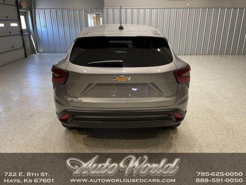 Sterling Gray Metallic 2026 Chevrolet Trax LS