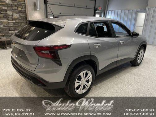 Sterling Gray Metallic 2026 Chevrolet Trax LS
