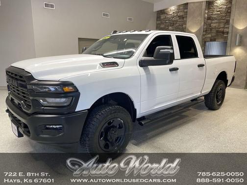 Bright White Clearcoat 2025 RAM 3500 Tradesman Crew Cab 4x4 6'4' Box