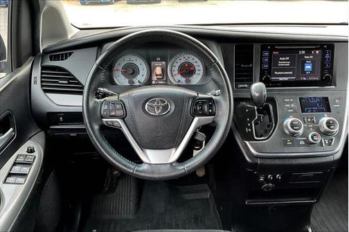 2017 Toyota Sienna SE