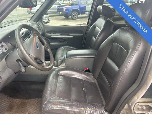 2002 Ford Explorer Sport Trac Base