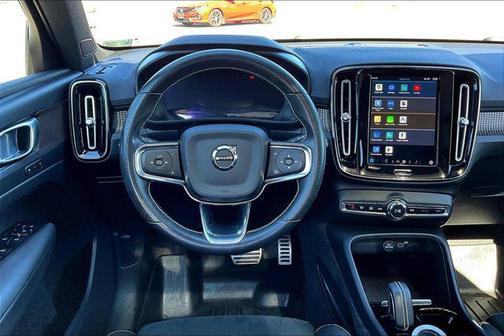 2021 Volvo XC40 Recharge Pure Electric P8