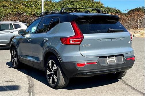 2021 Volvo XC40 Recharge Pure Electric P8