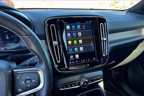 2021 Volvo XC40 Recharge Pure Electric P8