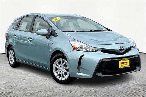 2017 Toyota Prius v Three