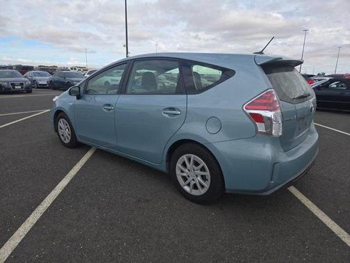 2017 Toyota Prius v Three