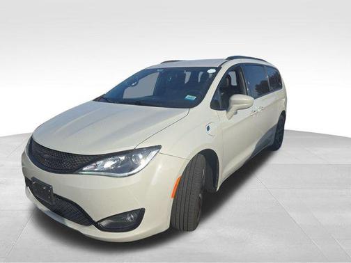 2020 Chrysler Pacifica Hybrid Touring L