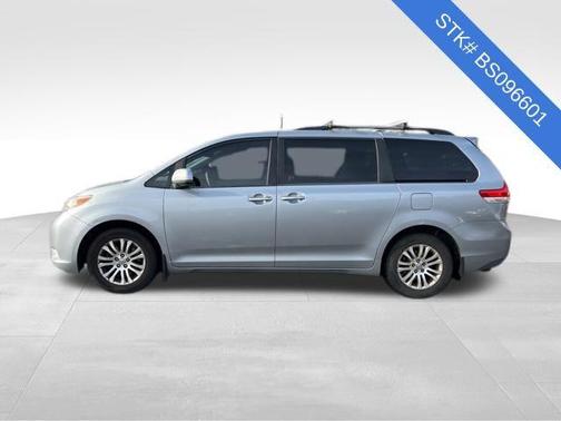 2011 Toyota Sienna XLE