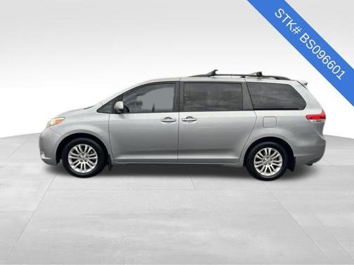2011 Toyota Sienna XLE