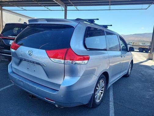 2011 Toyota Sienna XLE