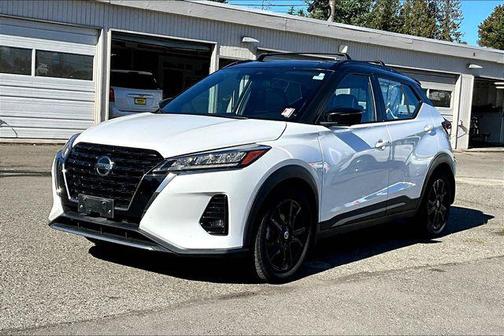 2021 Nissan Kicks SR