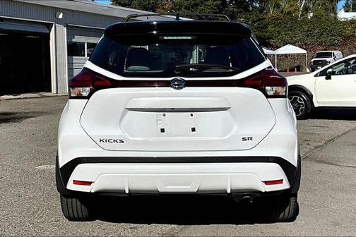 2021 Nissan Kicks SR