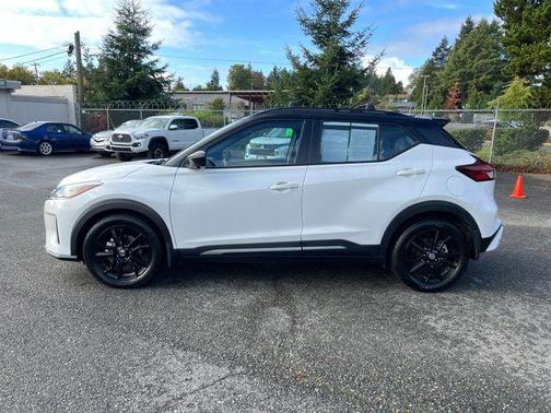 2021 Nissan Kicks SR
